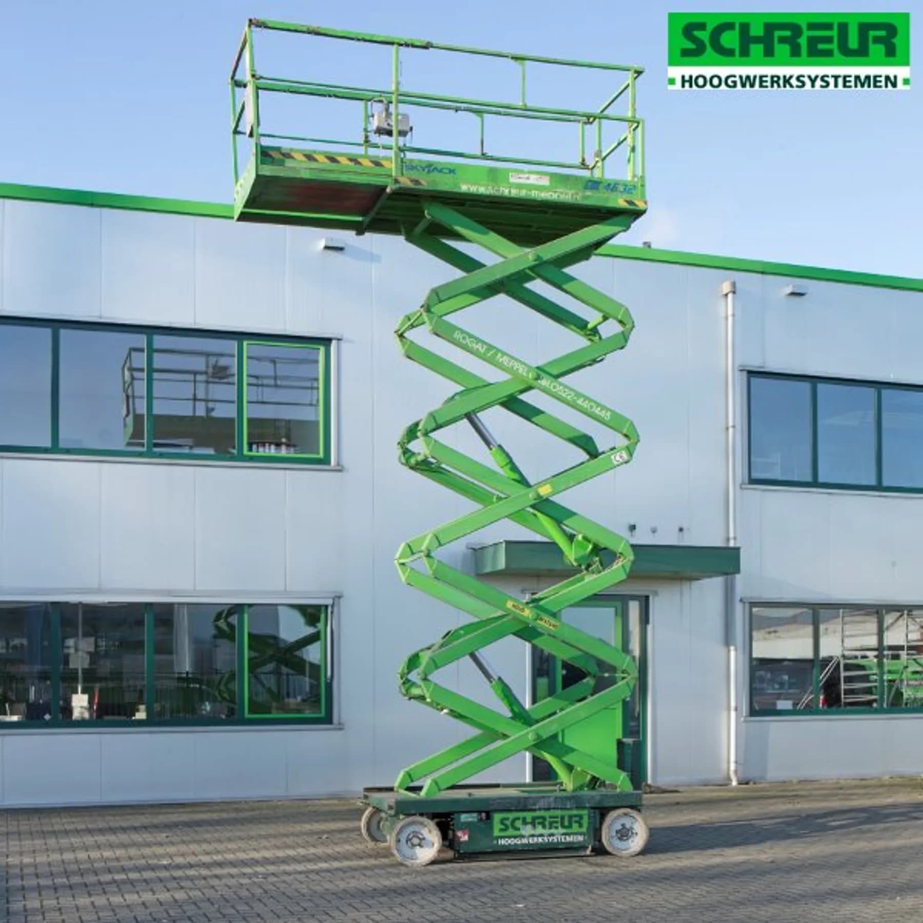 SkyJack SJ4632 schaarhoogwerker accu