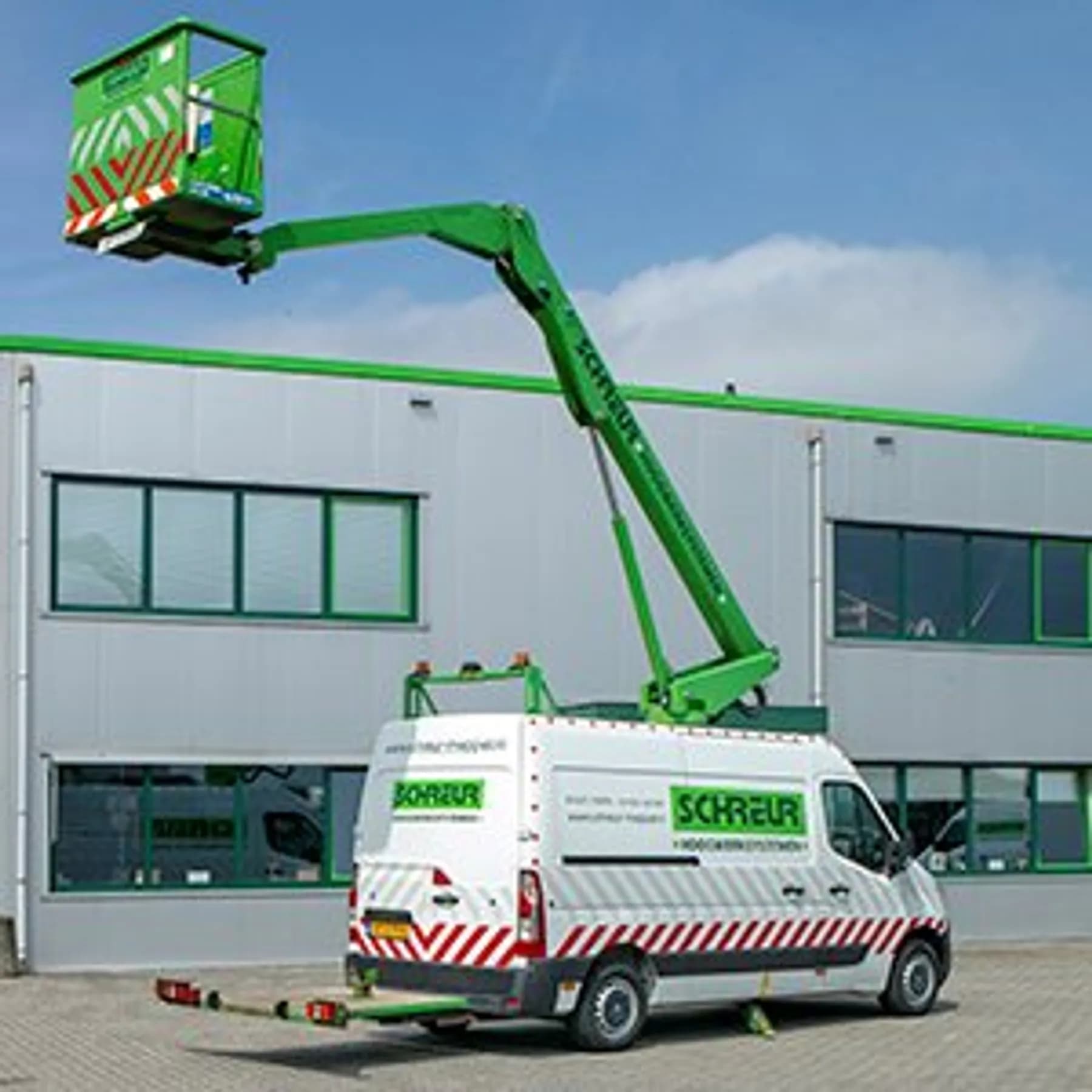 Bestelbus infra-hoogwerker 13 meter