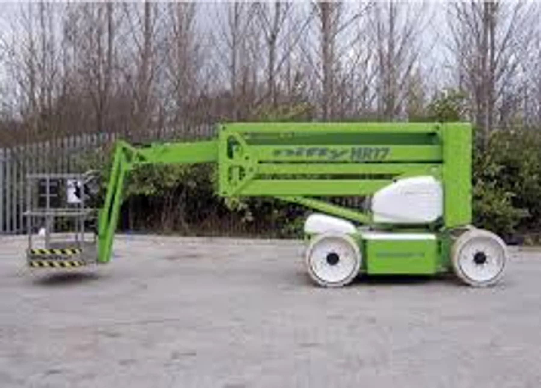 Knik-telescoophoogwerker 17.10 m accu