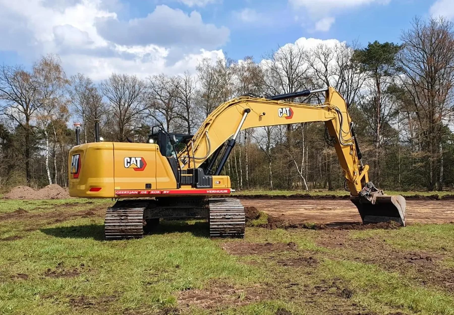 CAT330 Graafmachine