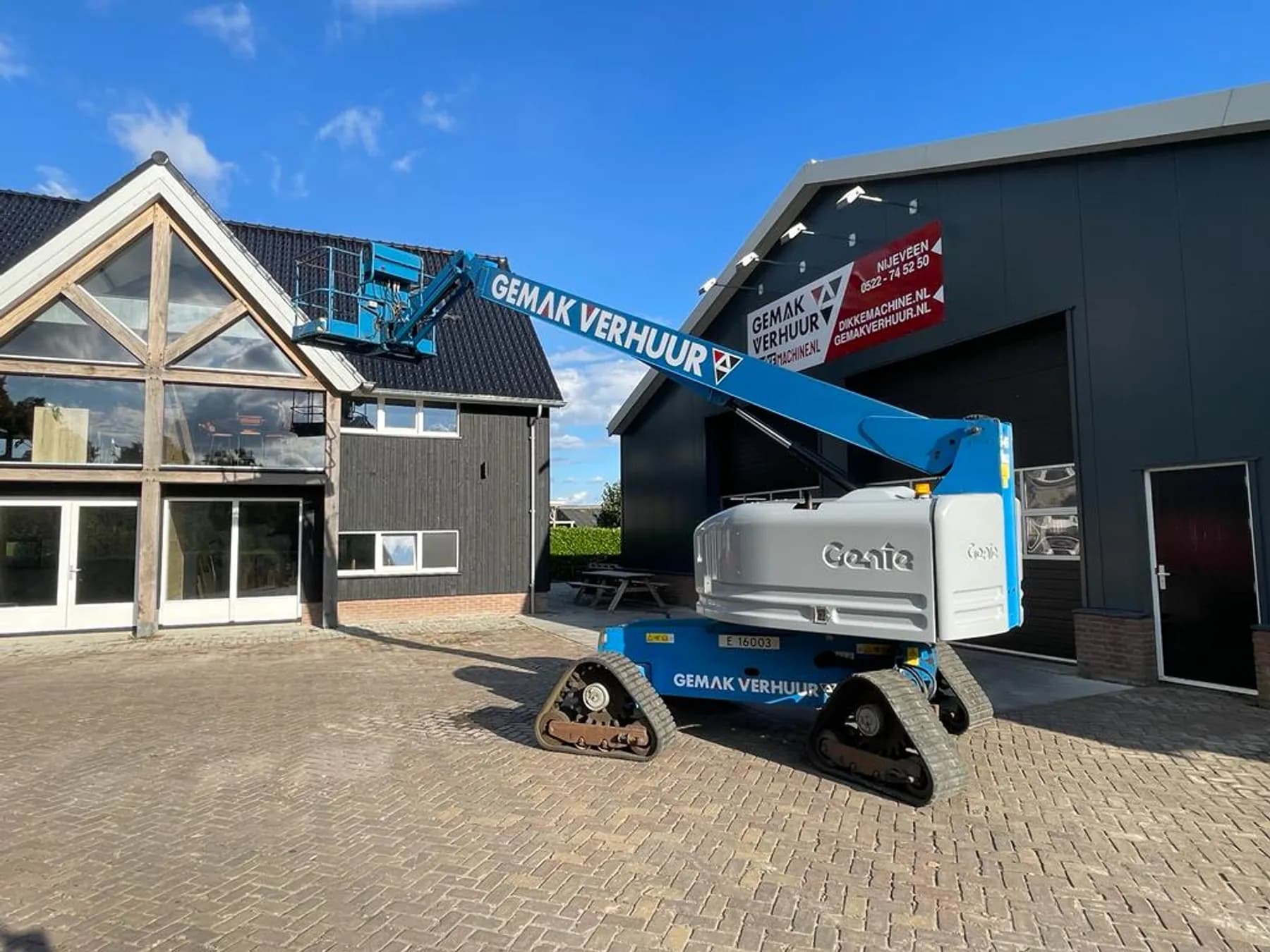 Genie S45 Trax