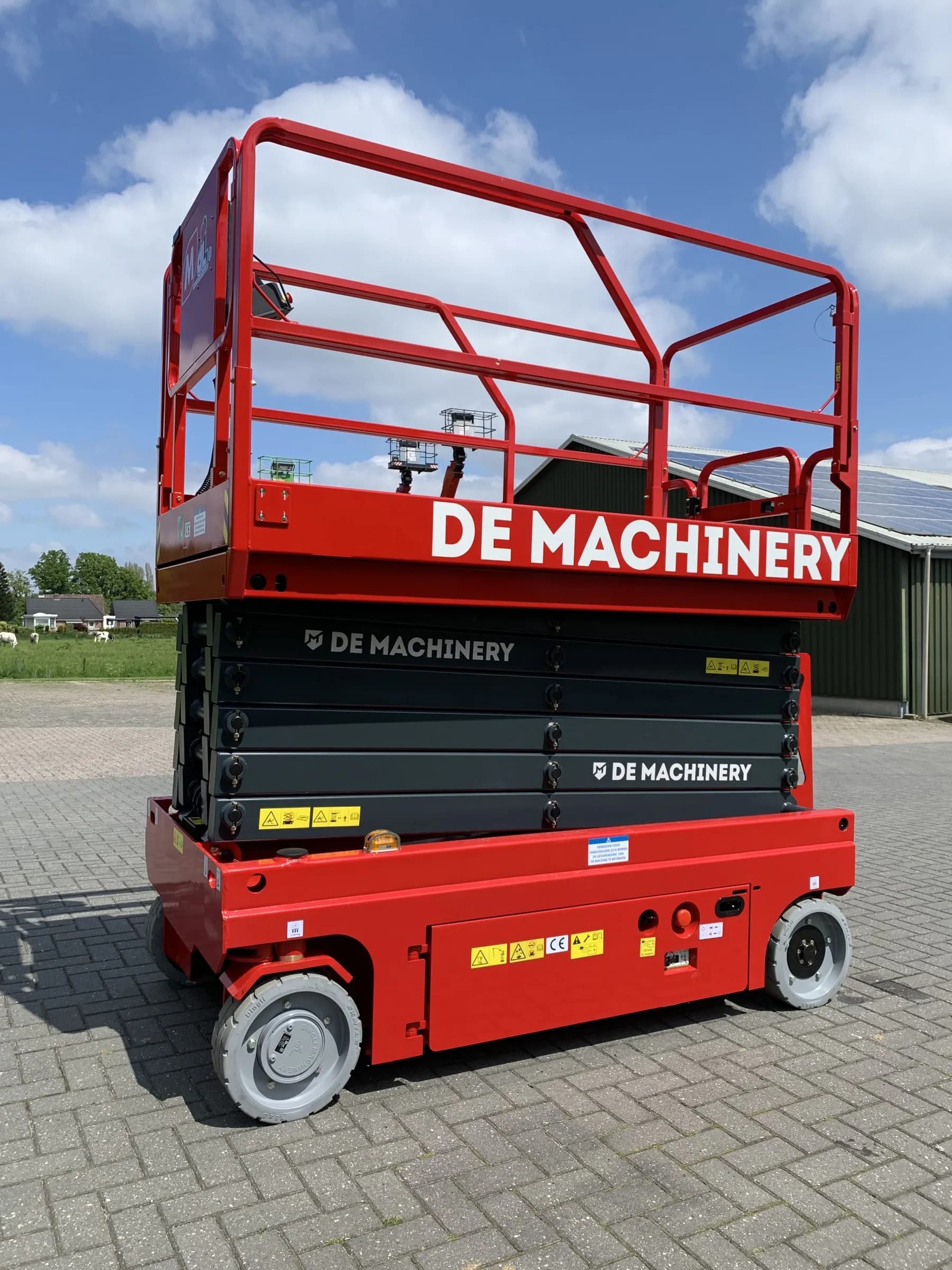 14.30m Ruwterrein schaarhoogwerker diesel 4×4