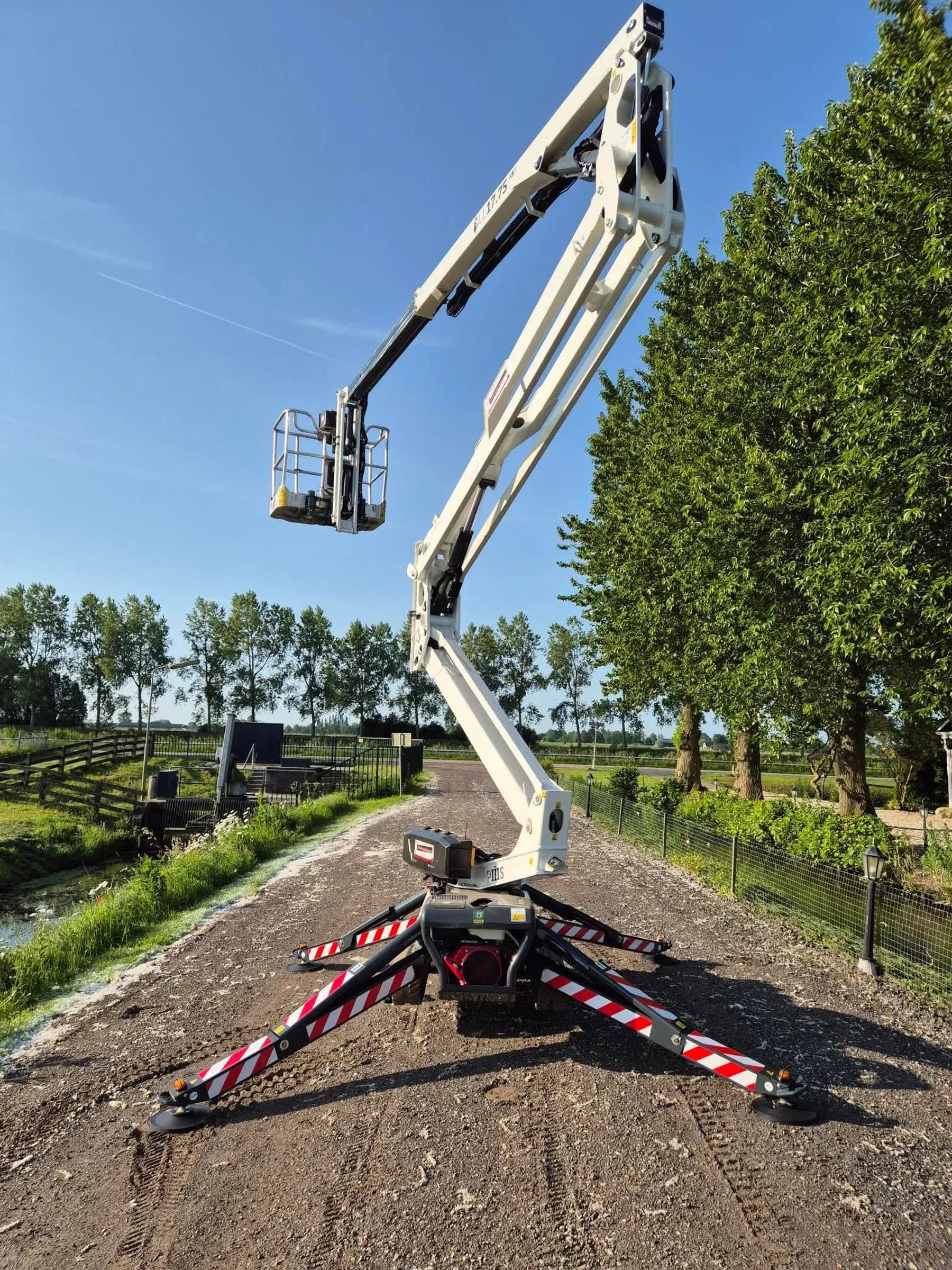 Hoogwerker huren - Hinowa 17.75 Spyder