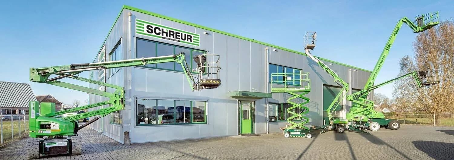 Vijf verschillende groene hoogwerkers voor de loods van Schreur