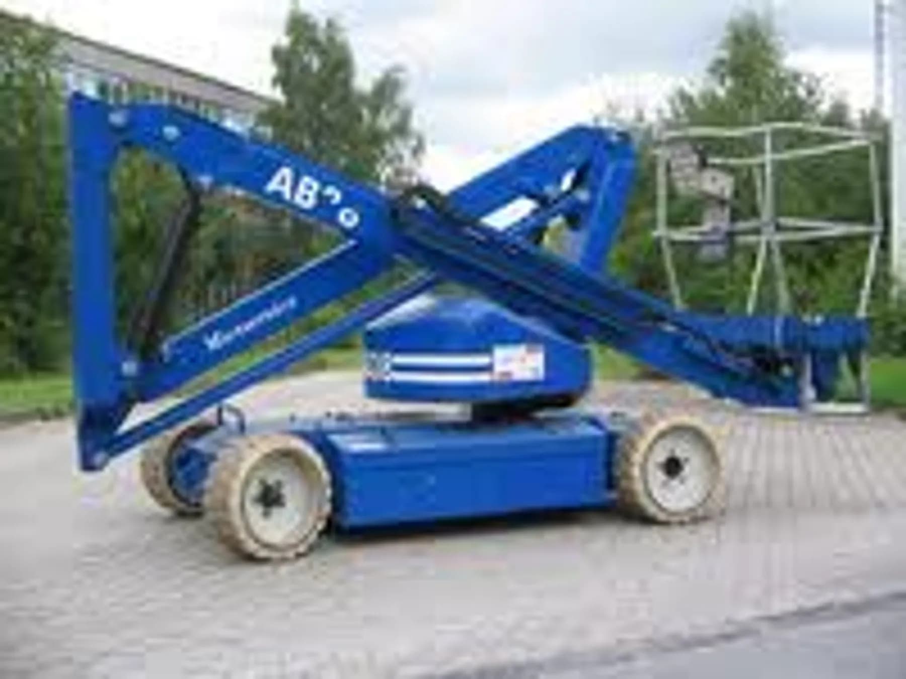 Knik-telescoophoogwerker 13.50 m accu