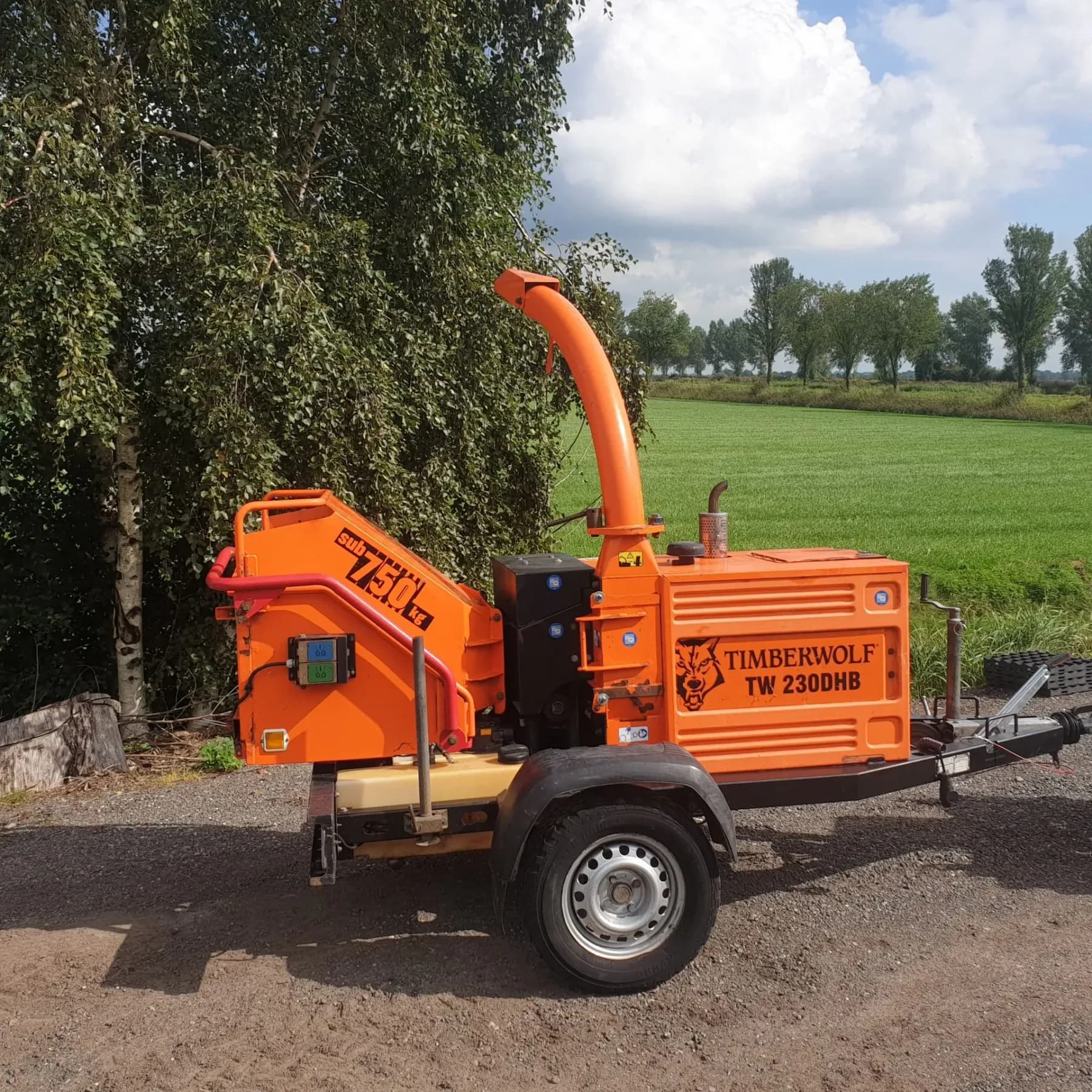 Takkenversnipperaar huren - De Timberwolf 230 DHB