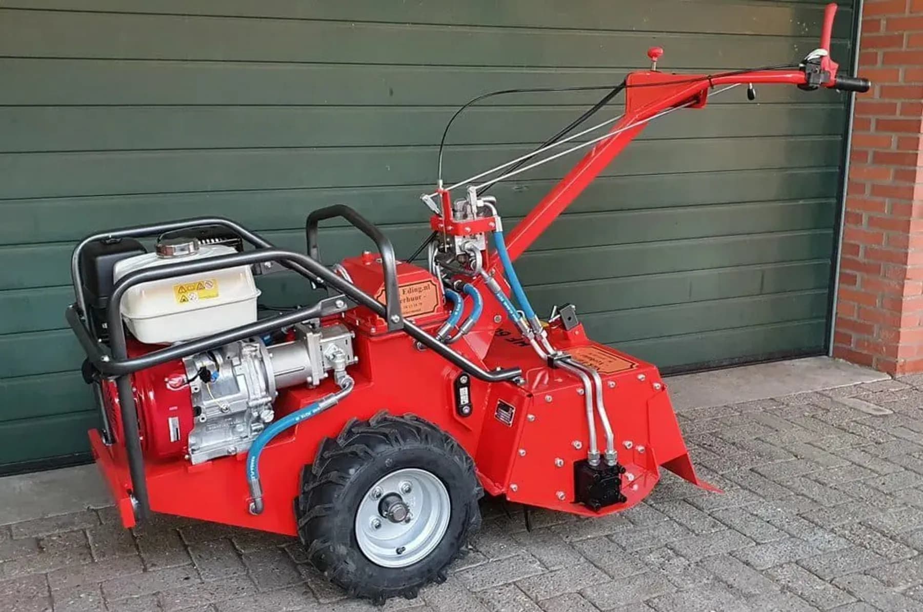 Tuinfrees huren - Hydraulisch aangedreven tuinfrees